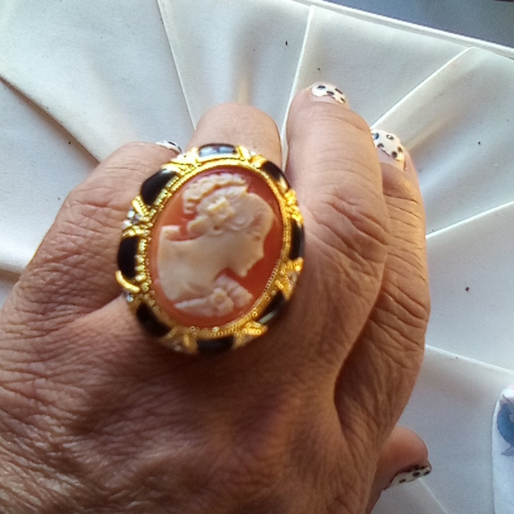Amedeo Gold and Black Elegant Ring with Ornate Design